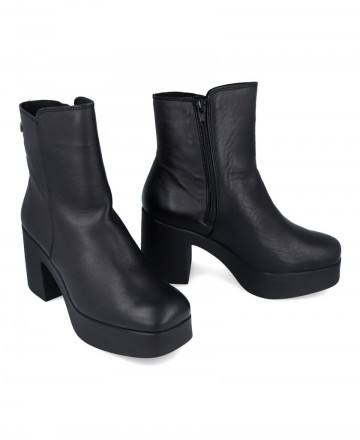 casual ankle boots