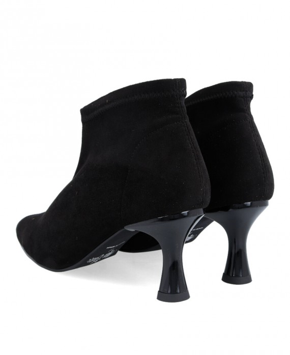 Botines para mujer en color negro Caracteristicas elastico tacon 7 cm zapato de estilo casual suela de goma termoplastica exter