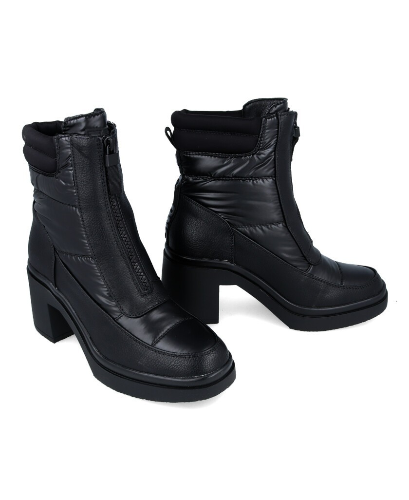 D'Angela DRB25221 Black padded heeled ankle boot