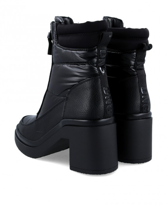 D'Angela DRB25221 Black padded heeled ankle boot