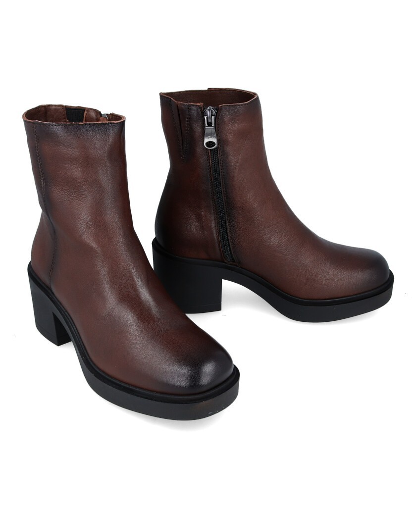 Botines marrones Paula Urban Oldy 24-1209