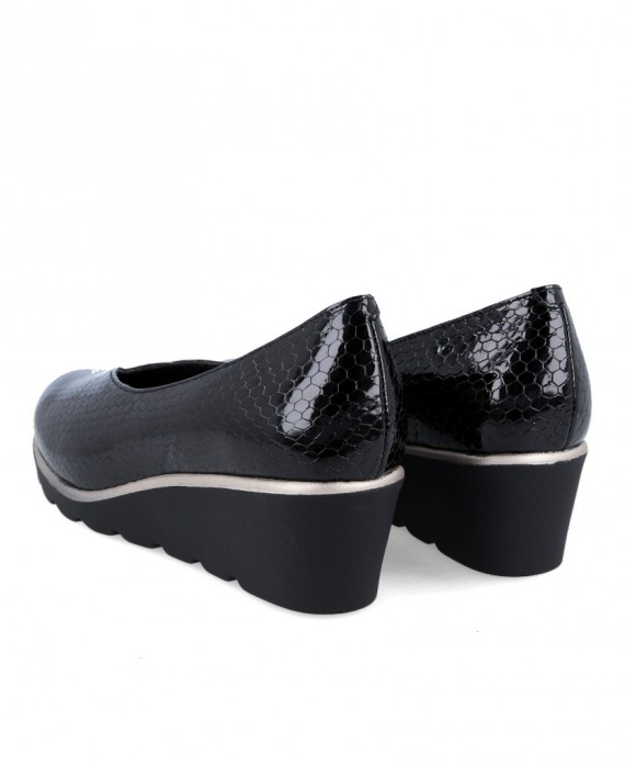 Zapatos negros con cuña Dchicas 3706