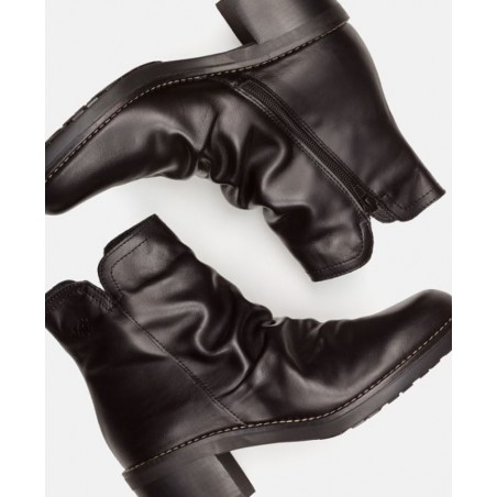 Yokono Mesina-003 Black embossed leather booties