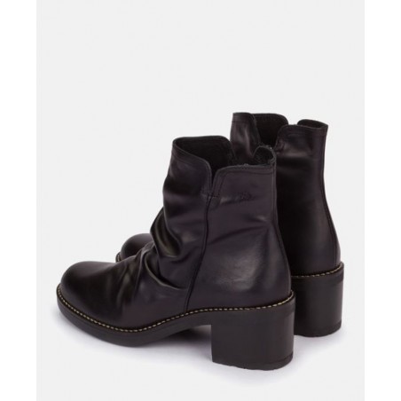 Yokono Mesina-003 Black embossed leather booties