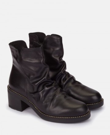 Yokono Mesina-003 Black embossed leather booties