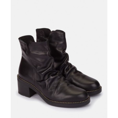 Yokono Mesina-003 Black embossed leather booties