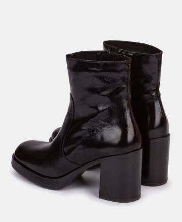 Yokono Kolin-001 Black shiny leather ankle boot