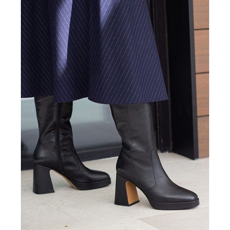 Botas para mujer en color negro Caracteristicas salon tacon 8 cm zapato de estilo casual suela de goma termoplastica exterior p