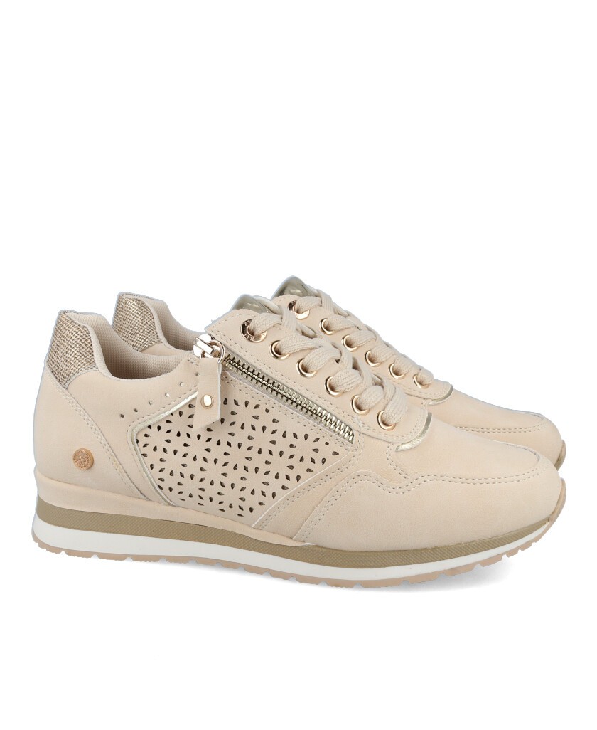 Beige die-cut sneakers Xti 142234