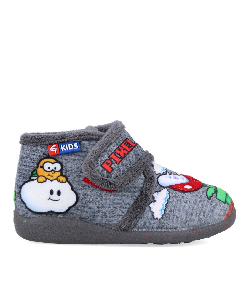 Zapatillas grises para estar por casa