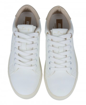 White sneaker for women