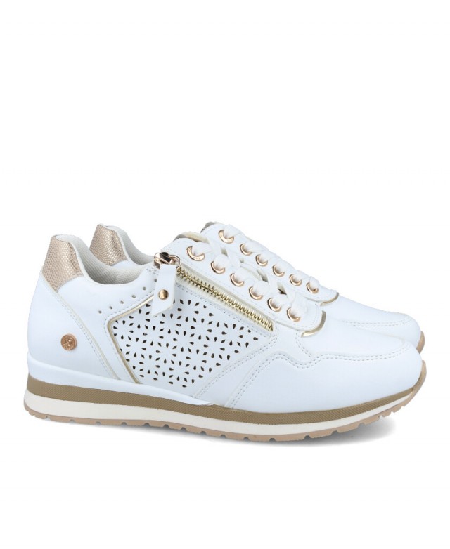 Zapatilla sneaker en color blanco Xti 142234