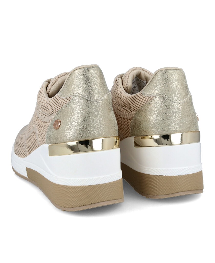 Zapatillas con toque dorados para mujer