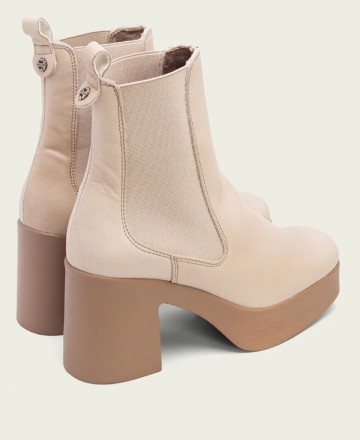 Ankle boots with platform