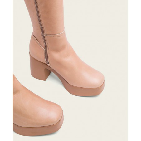 Botines para mujer en color taupe Caracteristicas elastico tacon 8 cm zapato de estilo casual suela de goma termoplastica exter