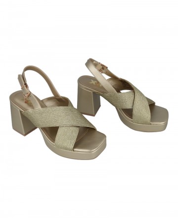 Women's strappy sandal