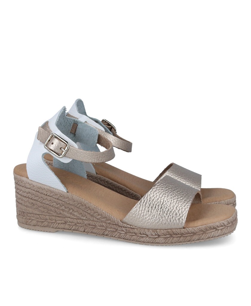 Andares women's golden platforms 425231