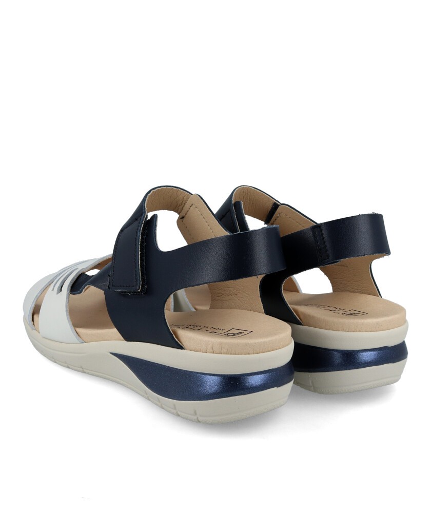 Sandalia de tiras de piel Pitillos 2803