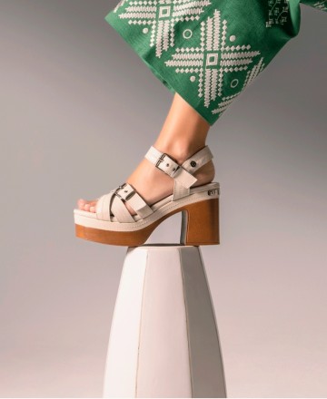 Carmela 160718 White heeled and platform sandal