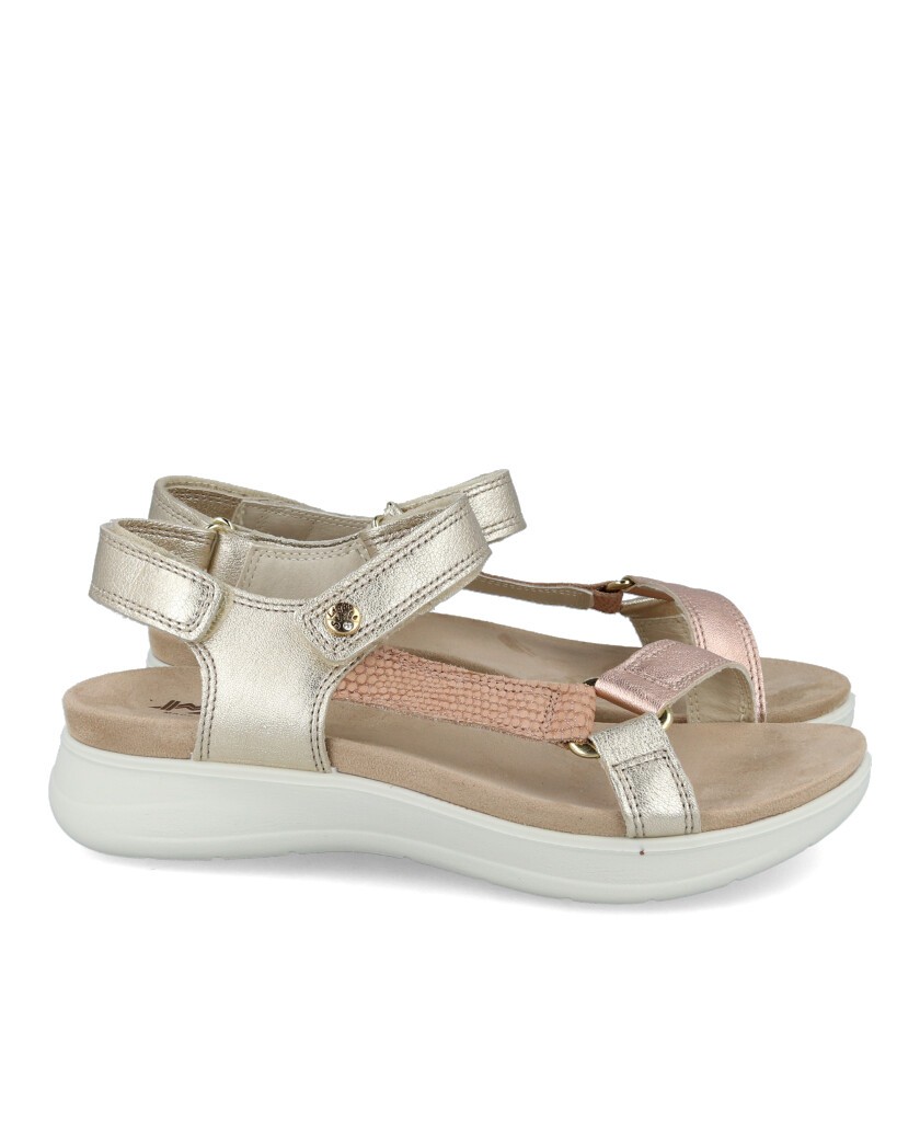 h2Sandalia de tiras metalizadas Imac 558040 h2 pstrongSandalia de tiras metalizadas Imac 558040 strong para mujer Caracteristic