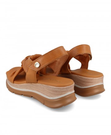 Leather wedge sandal Paula Urban 24-335