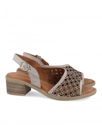Sandalia de piel troquelada  W&F 21-216