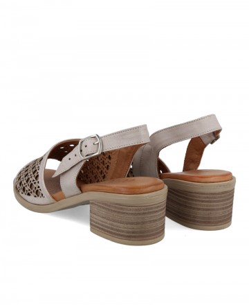 Sandalia de piel troquelada  W&F 21-216