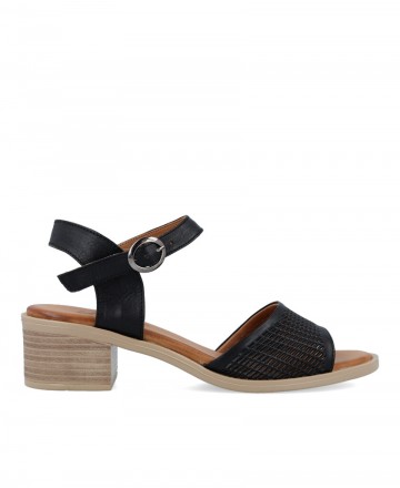 W&F 21-221 wide heel sandal