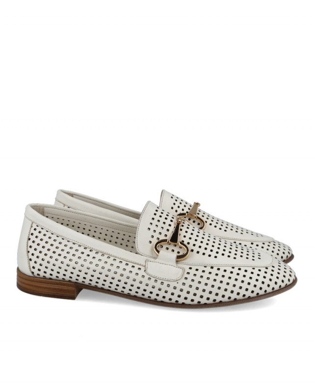 W&F 35-48-700 die-cut leather moccasins