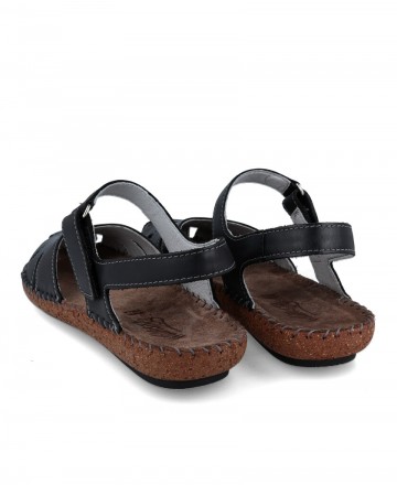 Walk and Fly closed black sandal 7261 45710