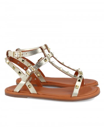 h2Sandalias con tachuelas WF 610717 h2 pstrongSandalias con tachuelas WF 610717 strong para mujer en dorado Caracteristicas ela