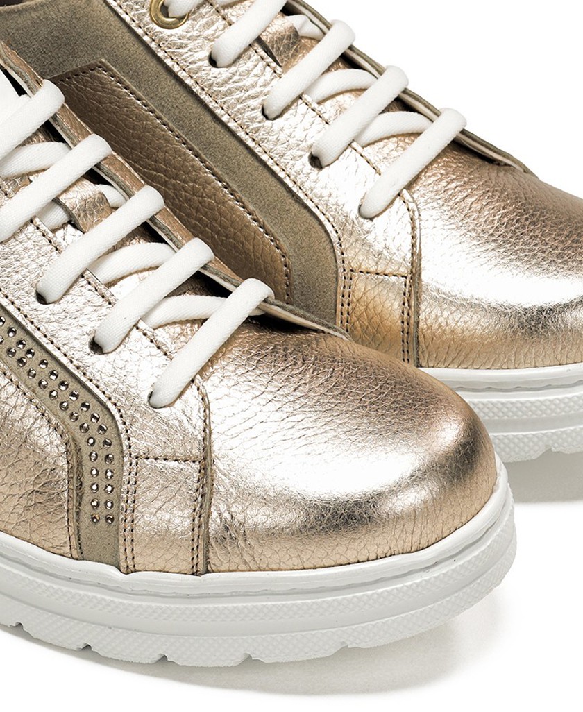 Zapatilla urbana metalizada Fluchos F1997