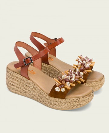 Brown leather sandal with beads Porronet 3039