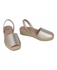 Sandalias para mujer en color metalizado Caracteristicas Menorquina cuna 4 cm zapato de estilo casual suela de goma exterior pi Sandalias para mujer en color metalizado Caracteristicas Menorquina cuna 4 cm zapato de estilo casual suela de goma exterior pi