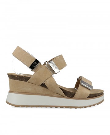 Xti 142619 women's beige sandals with velcro fastening