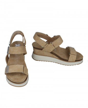 Xti 142619 women's beige sandals with velcro fastening