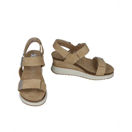 Xti 142619 women's beige sandals with velcro fastening