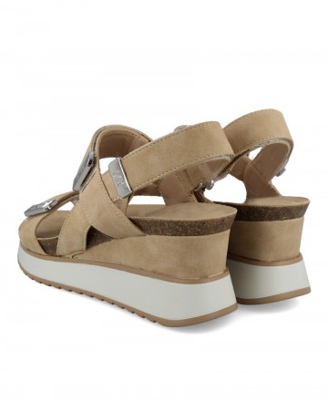 Xti 142619 women's beige sandals with velcro fastening