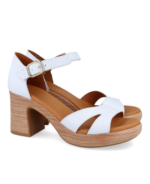 Paula Urban 32-625 mid heel leather sandal