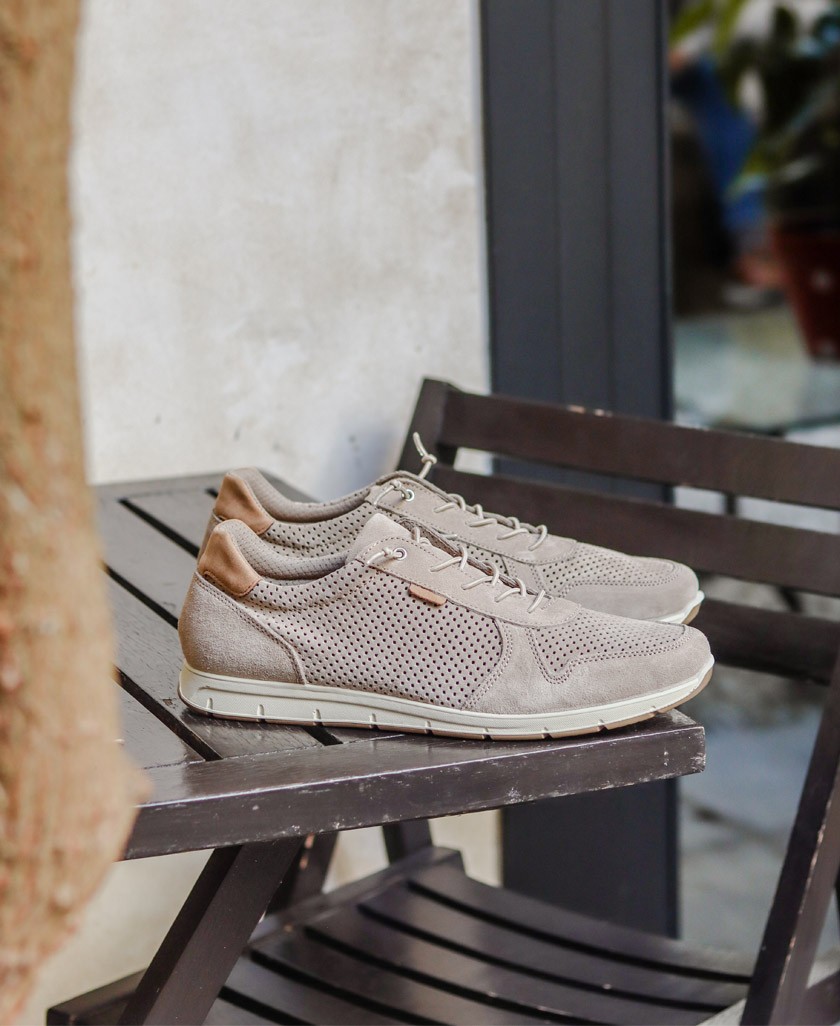 Zapatillas troqueladas de hombre