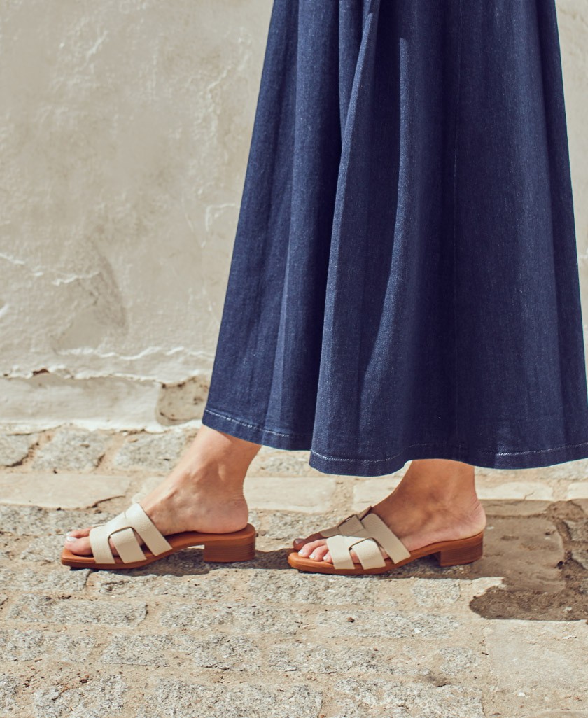 Casual sandals in beige color Catchalot 5343