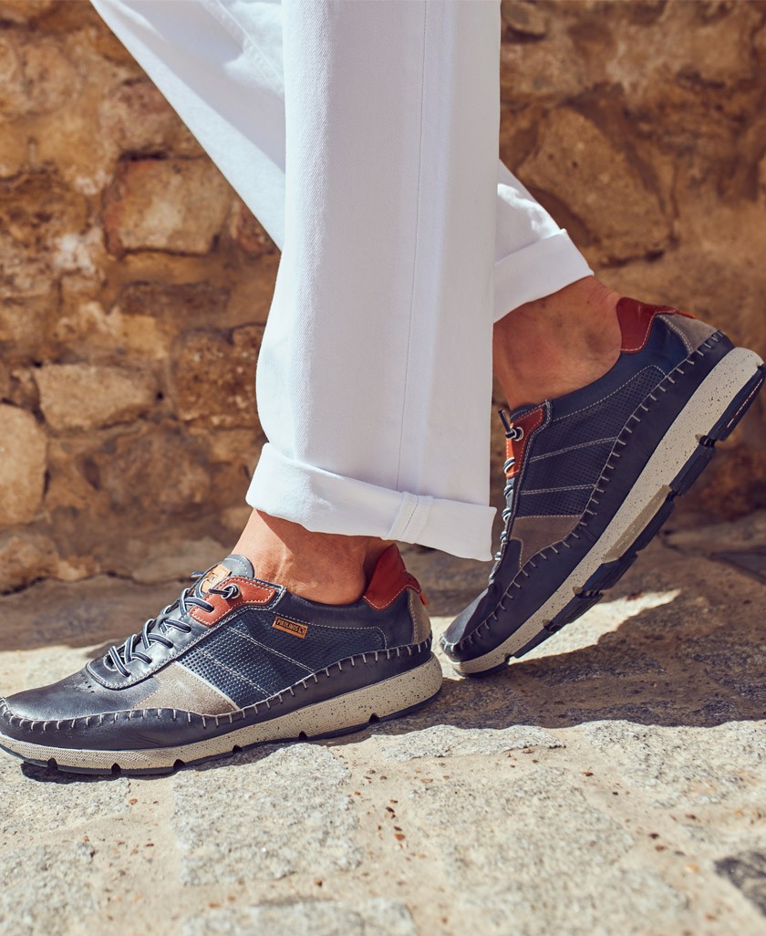 Zapatilla estilo deportivo de piel