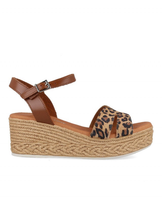 Catchalot 5451 printed sandal with low wedge