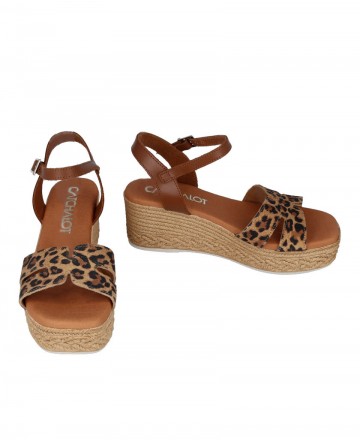 Catchalot 5451 printed sandal with low wedge