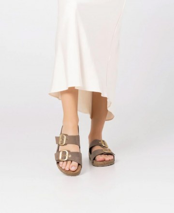 Sandal with platform Yokono Jerba 136