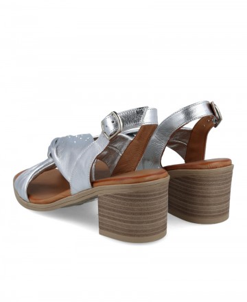 Sandalias de mujer plateadas Walk & Fly Larios 21-500