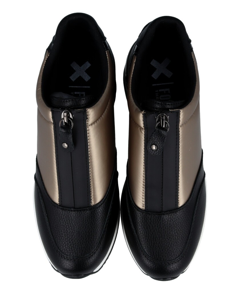 Zapatilla de estilo causal con cremallera Xti 143080