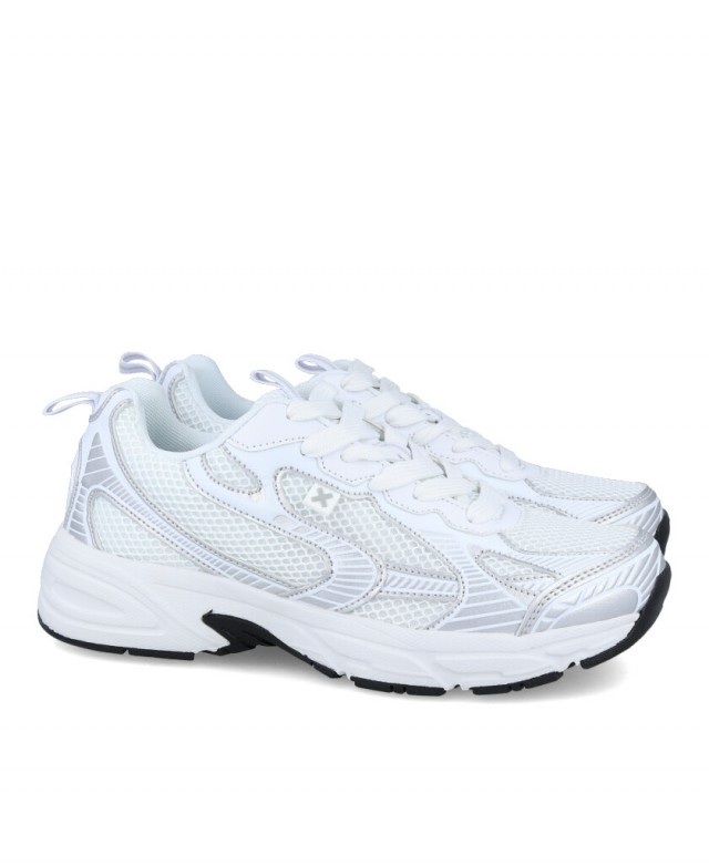 Classic running shoe Xti 143459