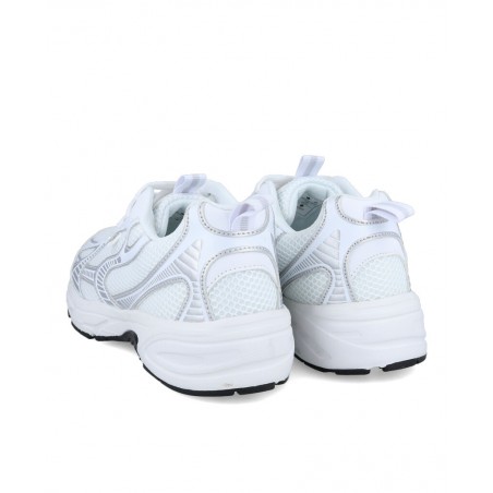 Classic running shoe Xti 143459