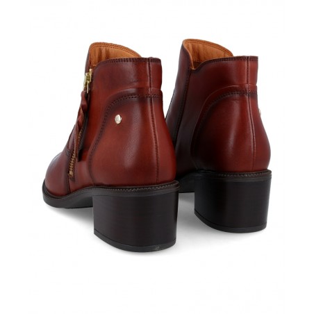 Pikolinos Bacarot W2D-8674 leather ankle boots